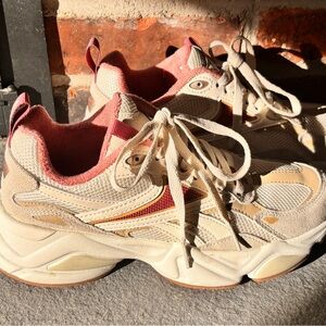 Reebok Beige and Pink Women's Sneakers